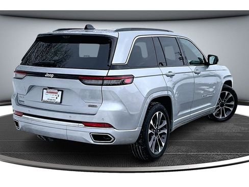 Certified 2025 Jeep Grand Cherokee Overland w/ Luxury Tech Group IV image 14