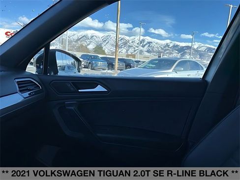 Used 2021 Volkswagen Tiguan SE R-Line image 34