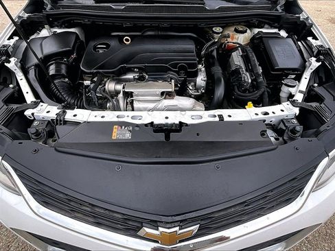 Used 2018 Chevrolet Cruze LS image 9