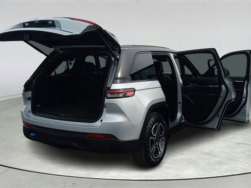 Used 2022 Jeep Grand Cherokee Trailhawk w/ Advanced Protech Group II image 13