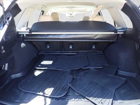 Used 2017 Subaru Outback 2.5i Limited AWD/4WD image 7