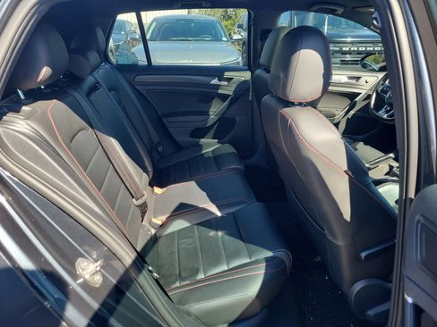 Used 2019 Volkswagen GTI SE image 12