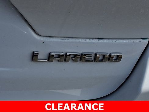 Used 2023 Jeep Grand Cherokee Laredo AWD/4WD image 30