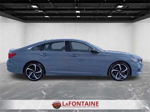 Used 2022 Honda Accord Sport image 6