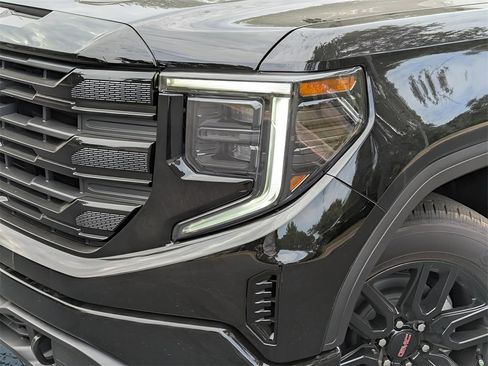 New 2026 GMC Sierra 1500 Elevation image 3