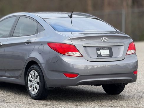 Used 2016 Hyundai Accent SE image 16