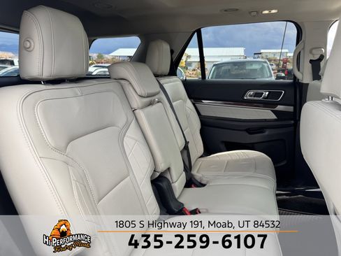 Used 2018 Ford Explorer Platinum image 36