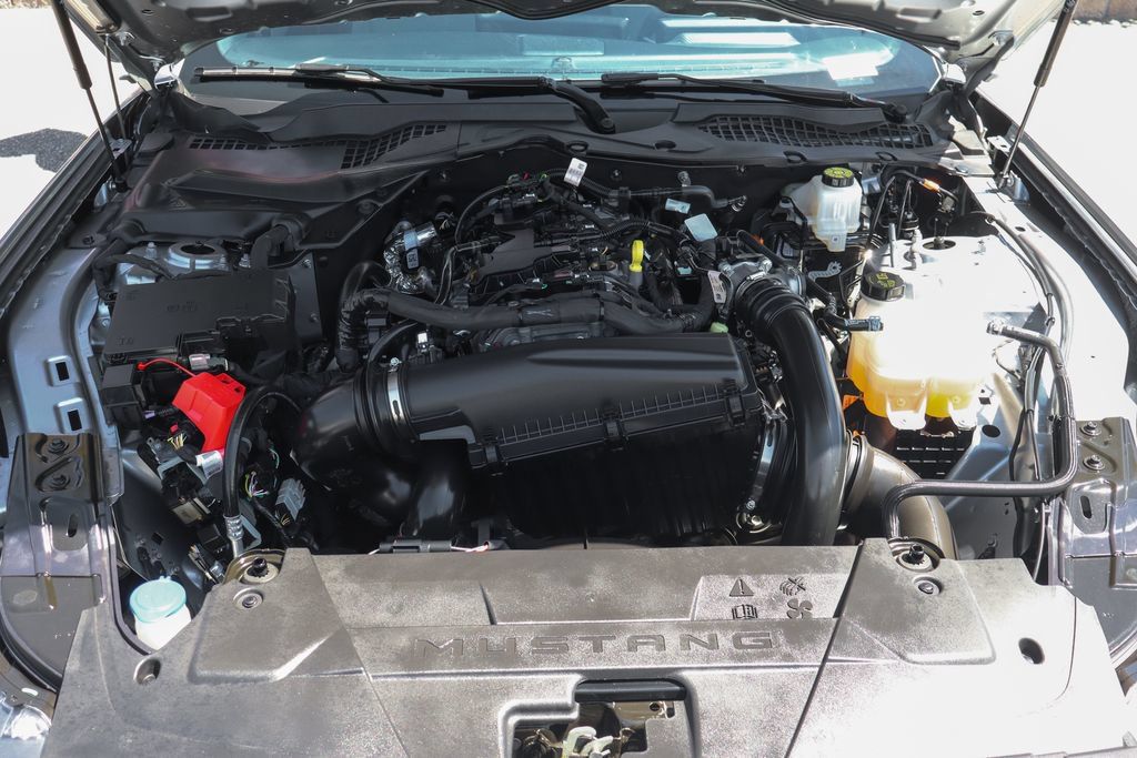 Used 2025 Ford Mustang Coupe RWD image 10