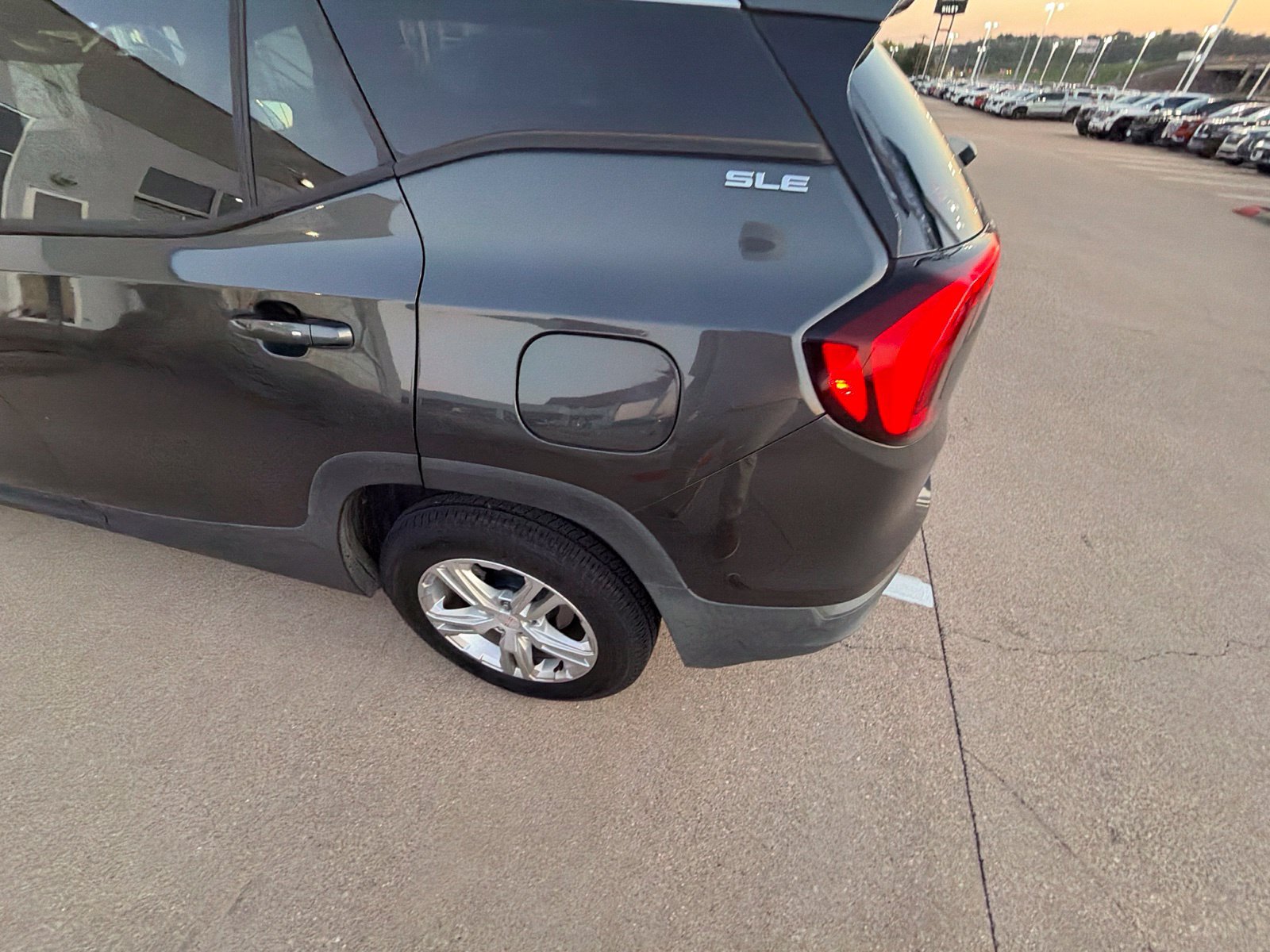Used 2018 GMC Terrain SLE w/ Driver Convenience Package FWD image 13