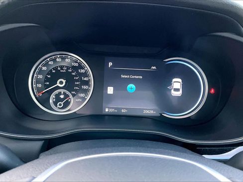 Used 2025 Genesis G70 2.5T image 24