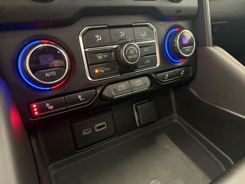 Used 2021 Chevrolet Tahoe RST w/ Luxury Package image 22