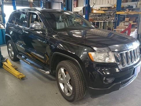 Used 2012 Jeep Grand Cherokee Overland AWD/4WD image 9