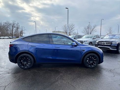 Used 2021 Tesla Model Y Long Range image 10