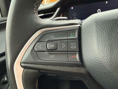 Used 2024 Jeep Grand Cherokee L Laredo image 15