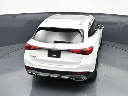 Used 2025 Mercedes-Benz GLC 300 4MATIC image 36