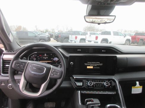 New 2026 GMC Sierra 1500 Denali w/ Denali Reserve Package image 16