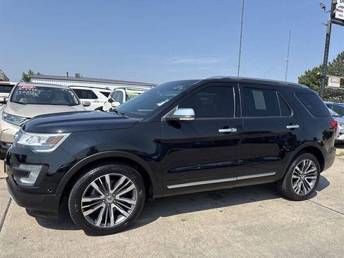 Used 2017 Ford Explorer Platinum AWD/4WD image 2