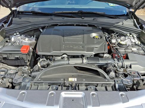 Certified 2025 Jaguar F-PACE R-Dynamic S image 28