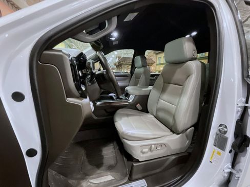 Used 2024 GMC Sierra 2500 SLT w/ SLT Premium Package image 10