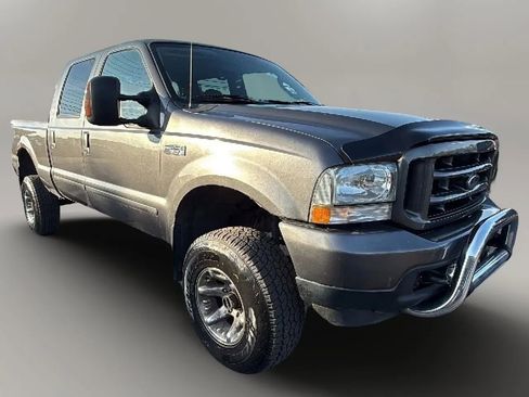 Used 2004 Ford F250 XLT image 2