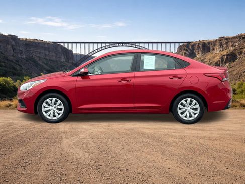 Used 2022 Hyundai Accent SE image 6
