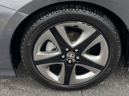 Used 2019 Toyota Prius Limited image 5