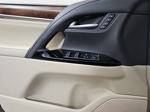 Used 2021 Lexus LX 570 4WD w/ Luxury Package image 30