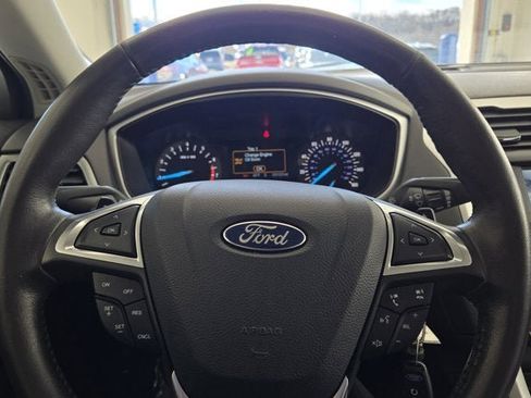 Used 2015 Ford Fusion SE w/ Equipment Group 201A image 29