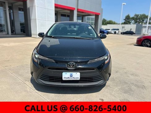 Used 2025 Toyota Corolla LE FWD image 3