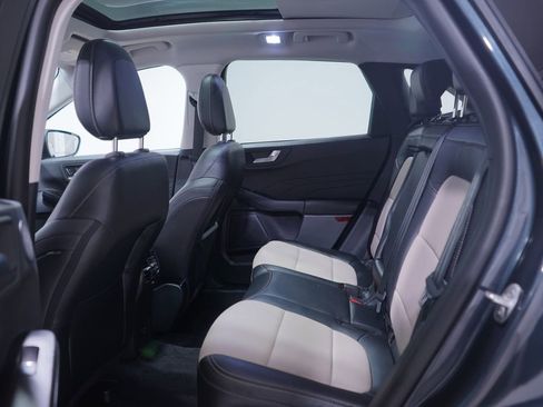 Used 2022 Ford Escape Titanium w/ Titanium Elite Package image 9