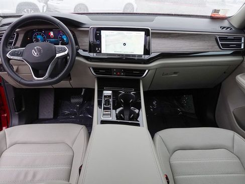 Certified 2025 Volkswagen Atlas SEL image 28