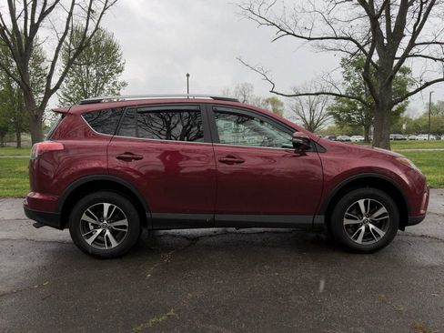 Used 2018 Toyota RAV4 XLE w/ Plus Extra Value Package AWD/4WD image 33