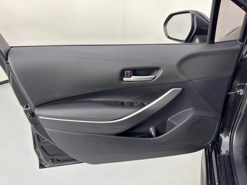 Used 2020 Toyota Corolla SE image 33