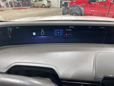 Used 2024 Lincoln Nautilus Premier w/ Equipment Group 102A image 15