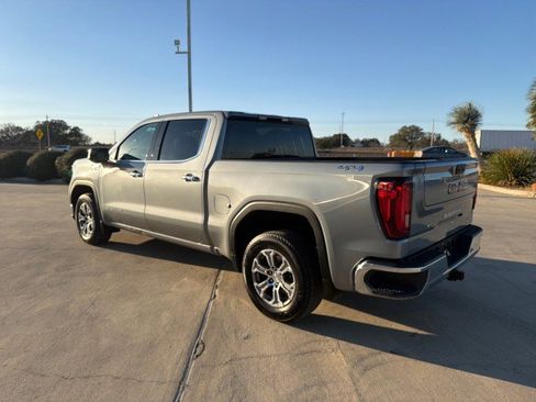 Used 2025 GMC Sierra 1500 SLT image 12