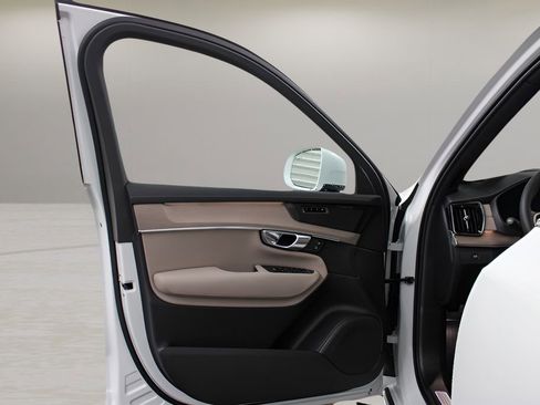 New 2026 Volvo XC90 B6 Ultra image 12