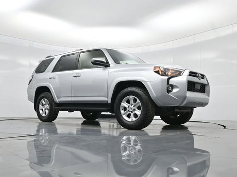 Used 2021 Toyota 4Runner SR5 image 38