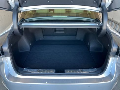 New 2026 Lexus ES 350e FWD image 23