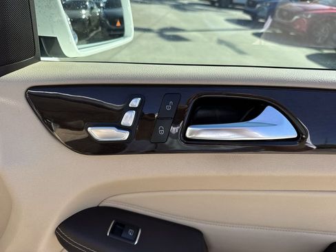 Used 2016 Mercedes-Benz GLE 350 GLE 350 w/ Premium Package image 46