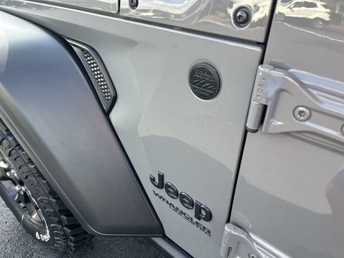 Used 2021 Jeep Wrangler Unlimited Sport AWD/4WD image 11