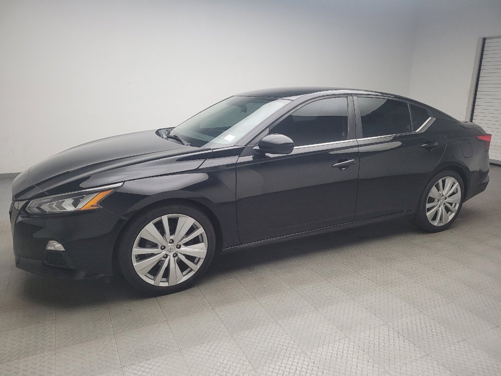 Used 2019 Nissan Altima 2.5 SR FWD image 2