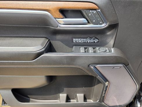 Used 2023 Chevrolet Silverado 1500 High Country w/ High Country Premium Package AWD/4WD image 5