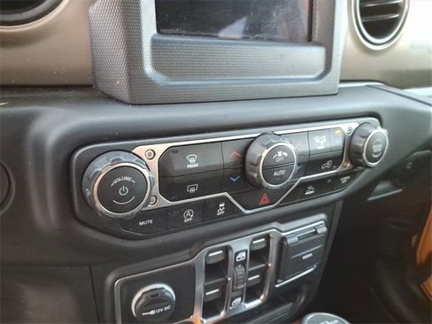 Used 2021 Jeep Gladiator Sport image 20