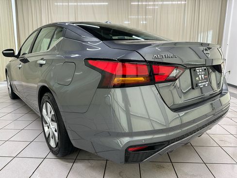 Used 2025 Nissan Altima 2.5 S FWD image 9
