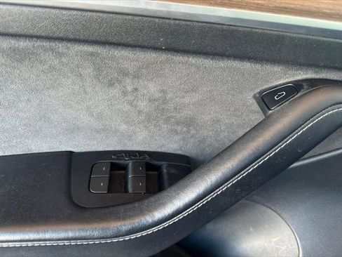 Used 2022 Tesla Model 3 Long Range image 10
