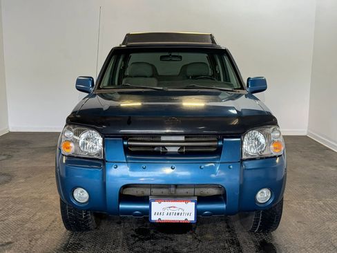 Used 2001 Nissan Frontier SE AWD/4WD image 2