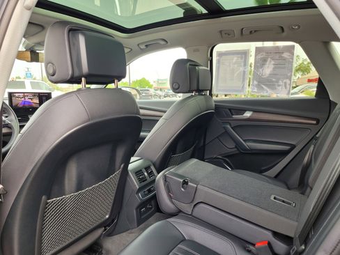 Used 2023 Audi Q5 2.0T Premium w/ Convenience Package image 14