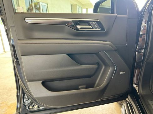 Used 2026 Chevrolet Suburban RST w/ Comfort Package RWD image 43