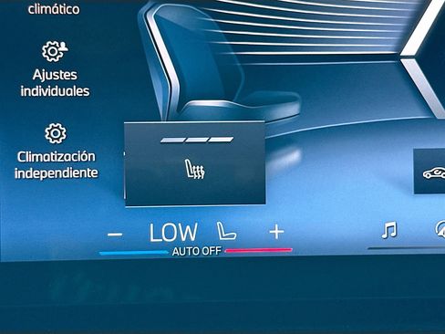 Used 2024 BMW X5 sDrive40i w/ M Sport Package image 21