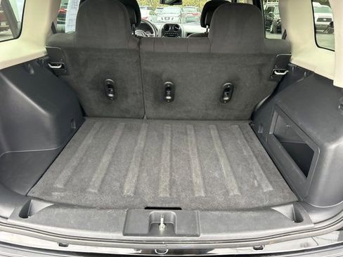 Used 2015 Jeep Patriot Sport image 20